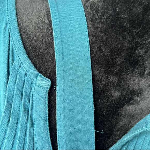 Elegant Teal Dress with Button Detail - Picture 2 of 10